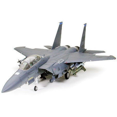 TAMIYA 1/32 Boeing F-15E Strike Eagle with Bunker Buster