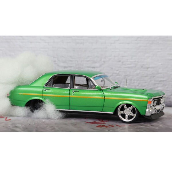 DDA 1/24 XW GS Ford Burnout Car Detailed Opening Doors, Bonnet and Boot