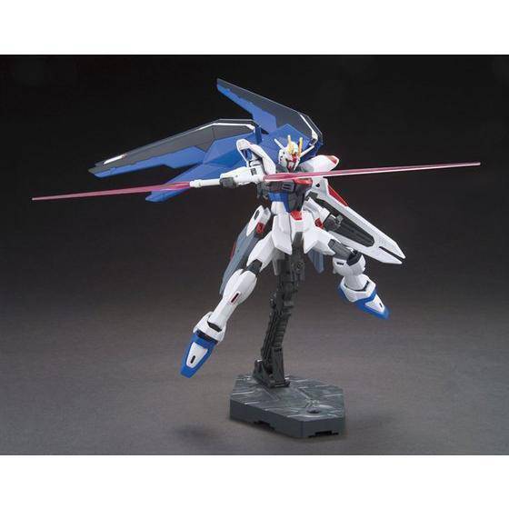 BANDAI 1/144 HGCE Freedom Gundam