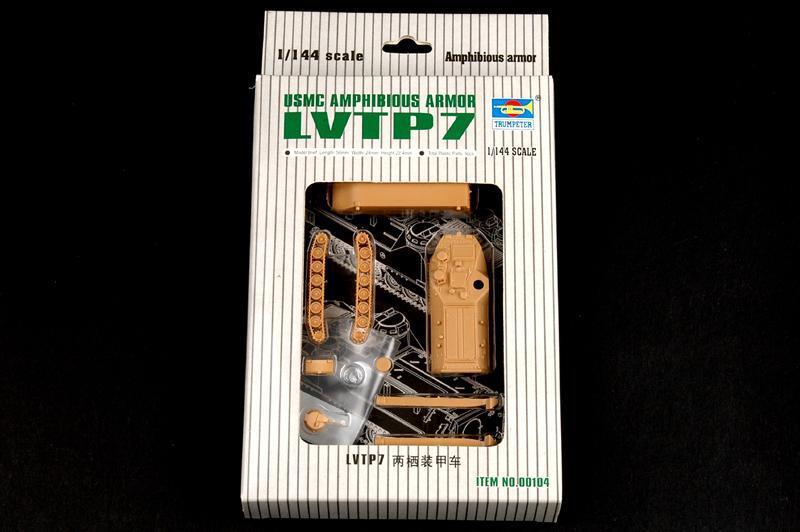 Trumpeter 1/144 LVTP7 Amphibious armor