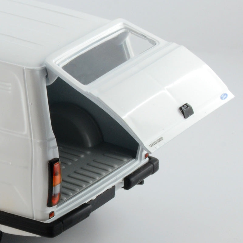 ITALERI 1/24 Ford Transit Mk.2