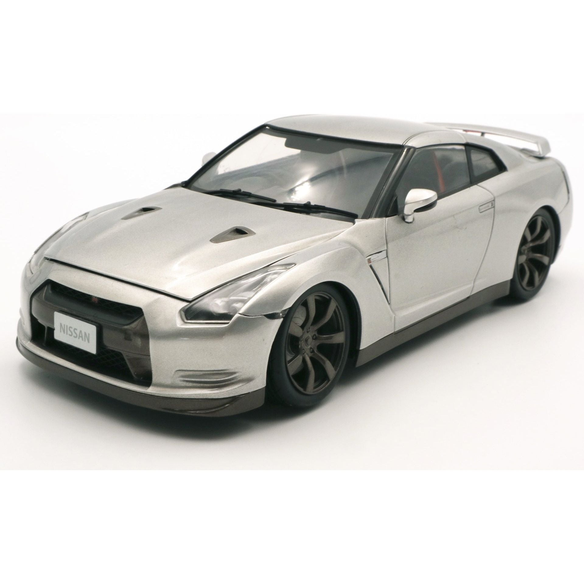 Fujimi 1/24 NISSAN GT-R (ID-2) Plastic Model Kit