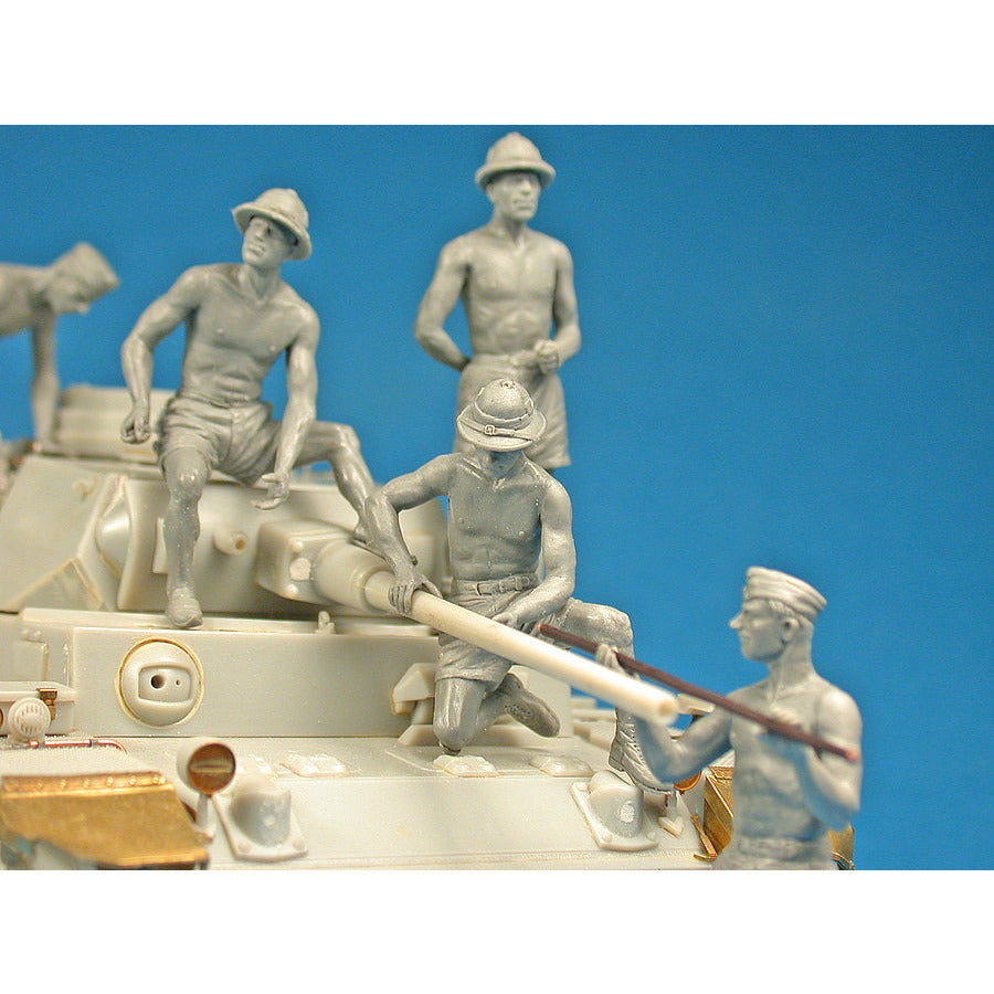 MINIART 1/35 German Tank Crew.Afrika Korps. Special Edition