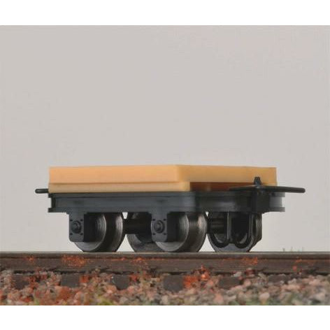 MINITRAINS OO9 4 Flat Cars, 2 with and 2 w/o Brake