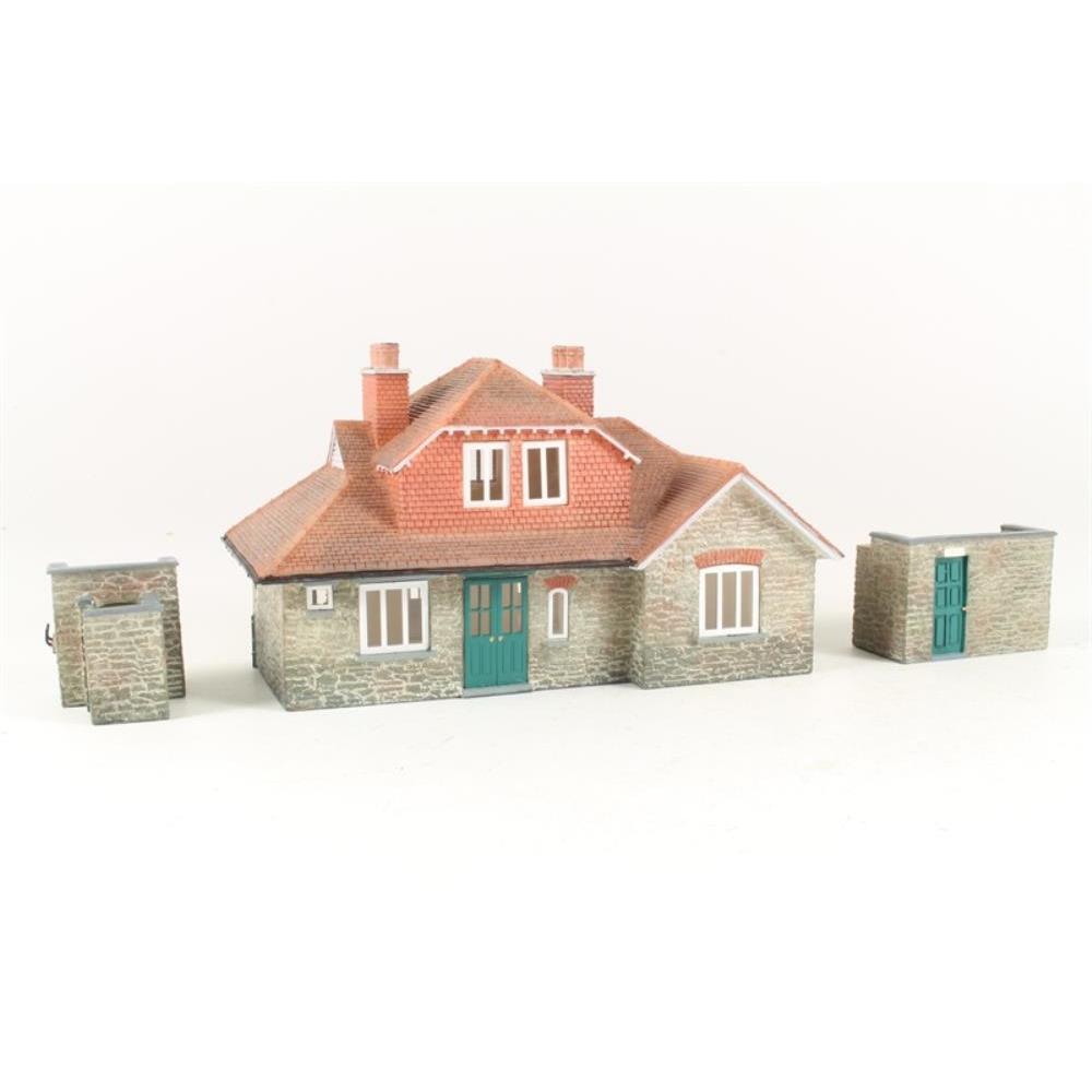 SCENECRAFT OO9 Narrow Gauge Station (3 Building Set)