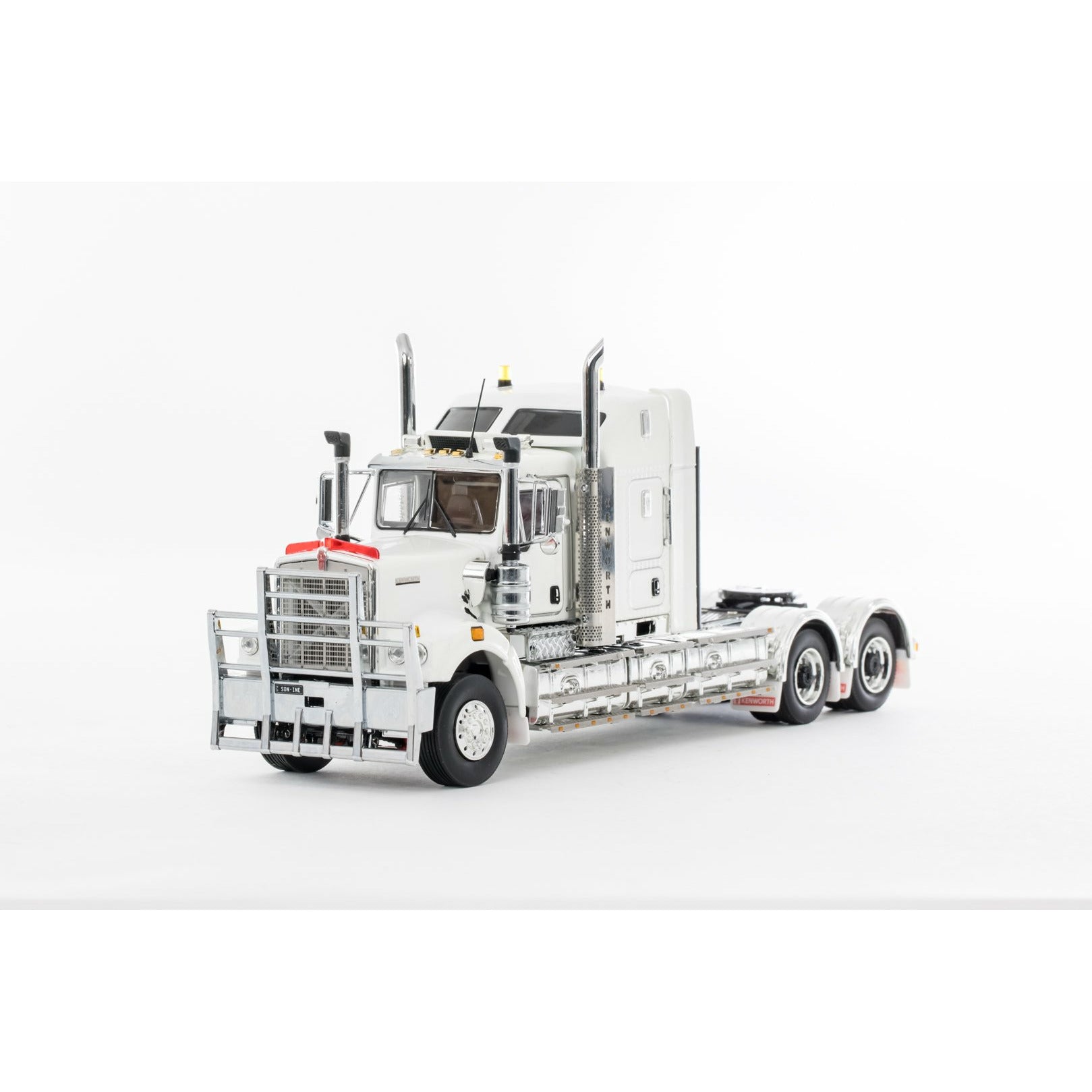 DRAKE 1/50 Kenworth C509 Sleeper White Black Chassis