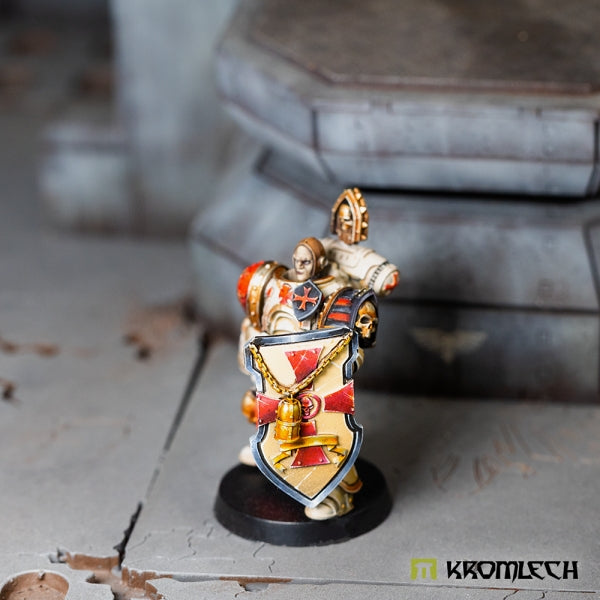 KROMLECH Imperial Crusaders Thunder Shields (3)