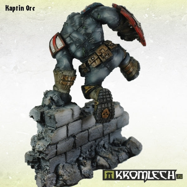 KROMLECH Kaptin Orc (1)