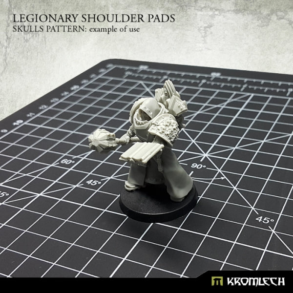 KROMLECH Legionary Shoulder Pads: Skulls Pattern (10)